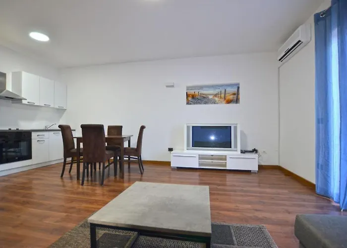 Apartment La Luna With Parking